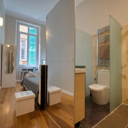 Old Town Luxury 3 Beds Апартаменты *