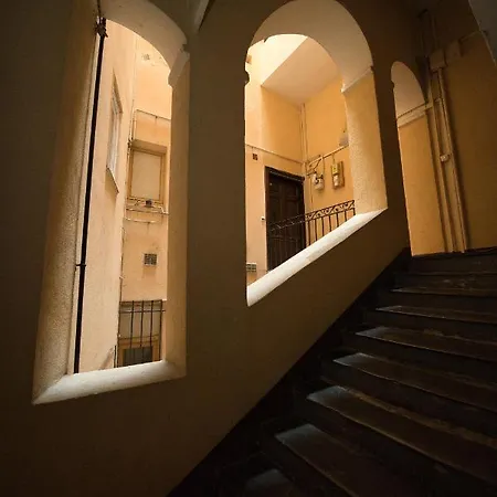 Апартаменты Old Town Luxury 3 Beds Ницца