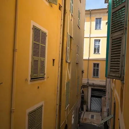 Old Town Luxury 3 Beds Apartment Nice